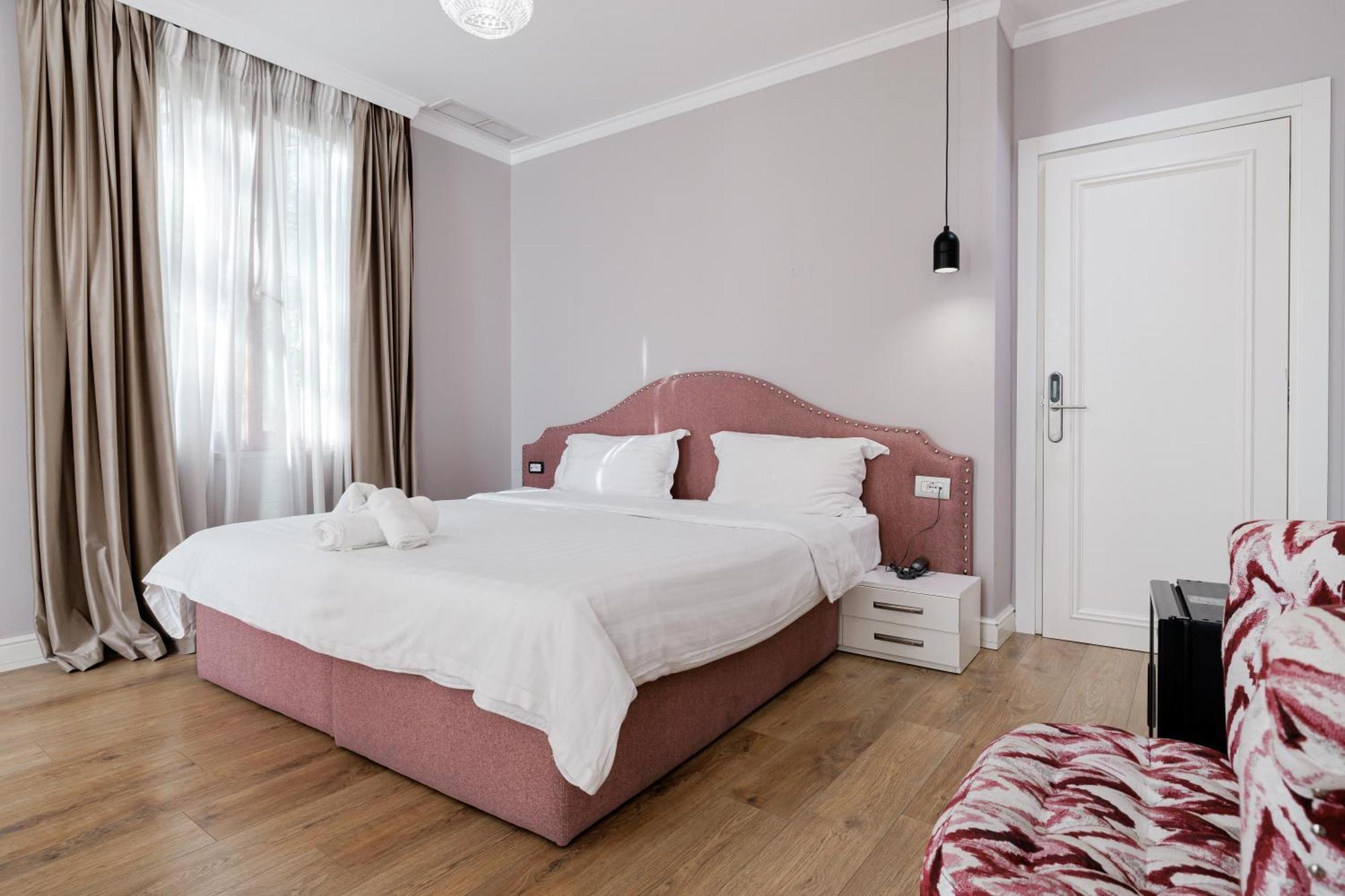 Boutique Hotel Whisky Tirana Exterior foto