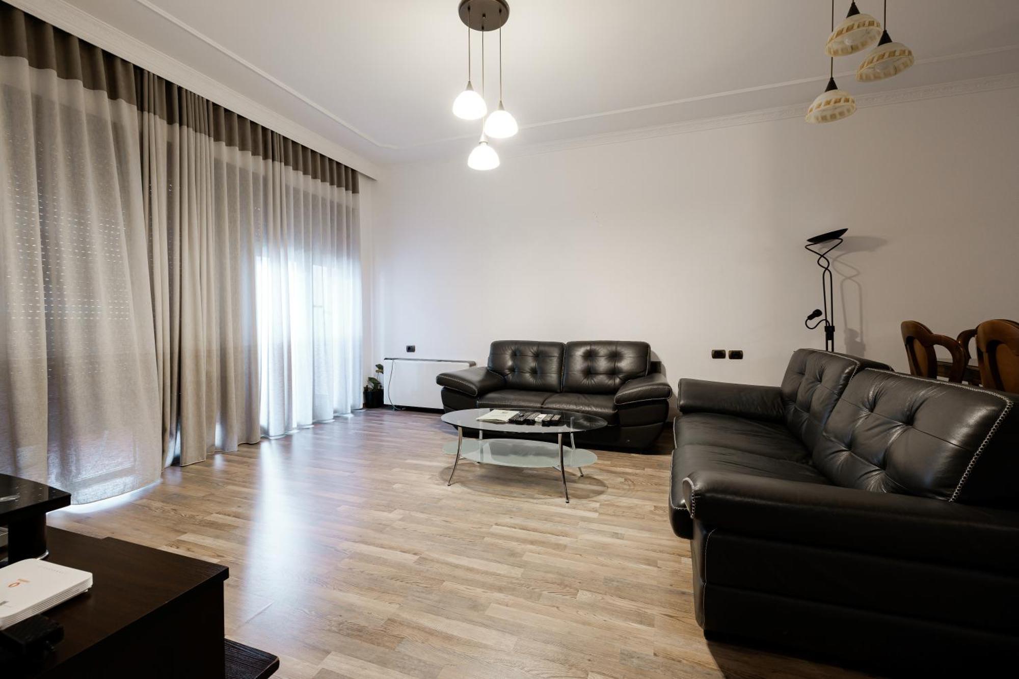 Boutique Hotel Whisky Tirana Quarto foto