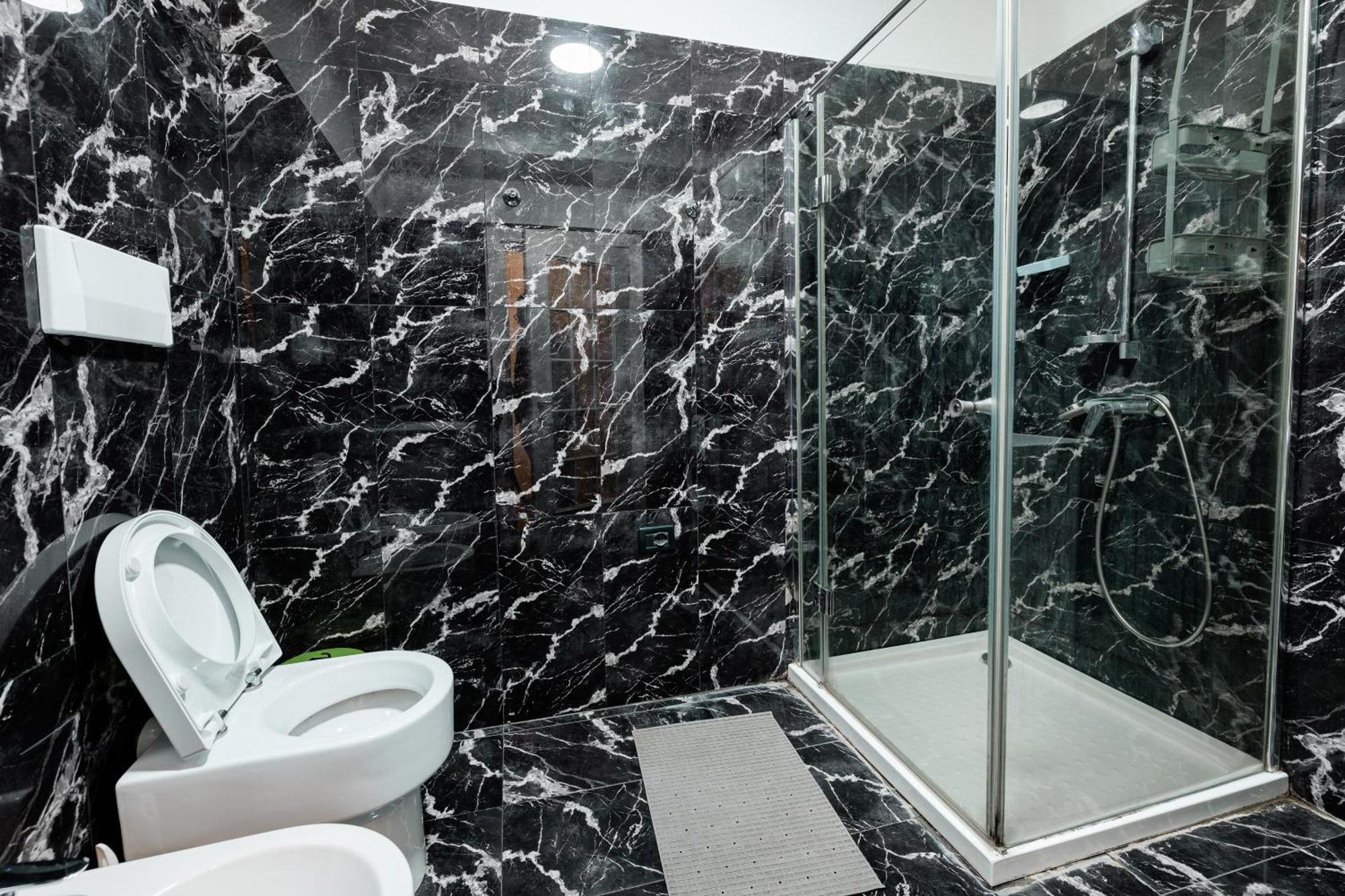 Boutique Hotel Whisky Tirana Quarto foto